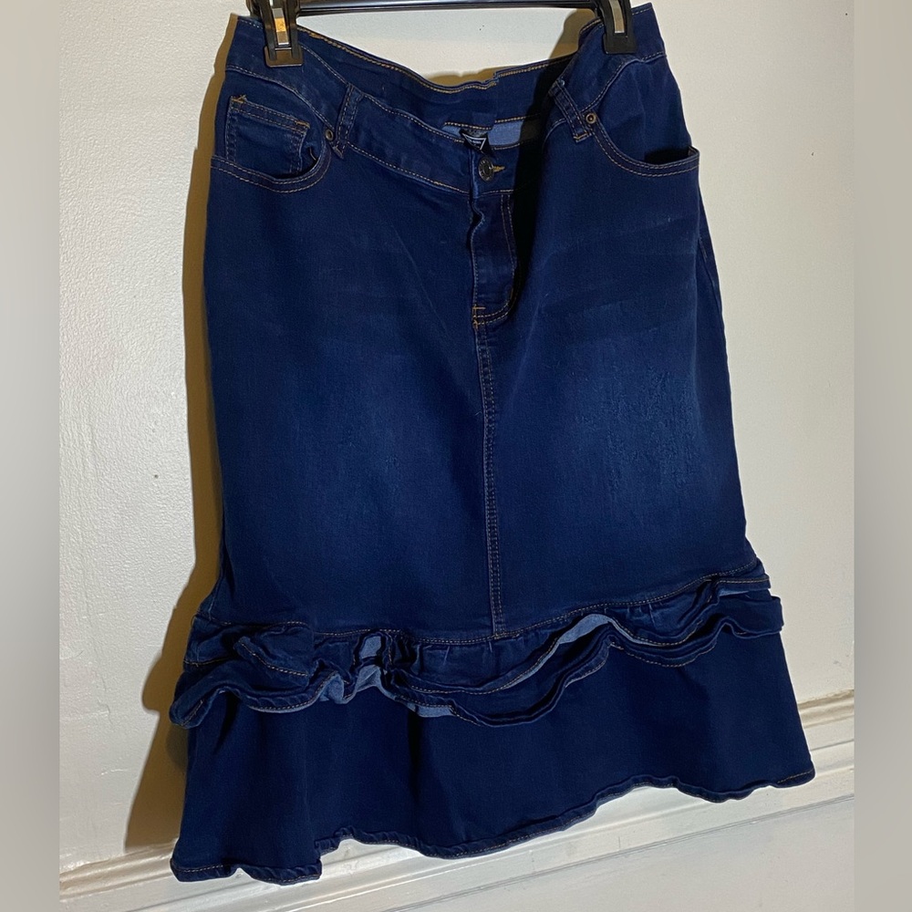 Super Cute Demin Skirt with Ruffles Lg